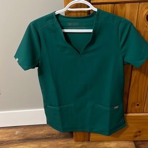 Brand new figs scrub top